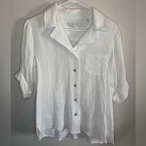 Foxcroft white blouse, size 6 relaxed